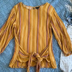 Super cute yellow striped top! Perfect for fall!